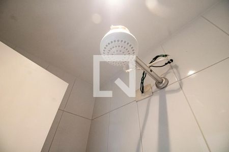 Apartamento à venda com 211m², 3 quartos e 4 vagas Apartamento à venda com 211m², 3 quartos e 4 vagasBanheiro de Serviço - Chuveiro