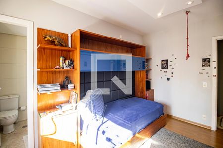 Apartamento à venda com 211m², 3 quartos e 4 vagas Apartamento à venda com 211m², 3 quartos e 4 vagasQuarto 02 Suíte