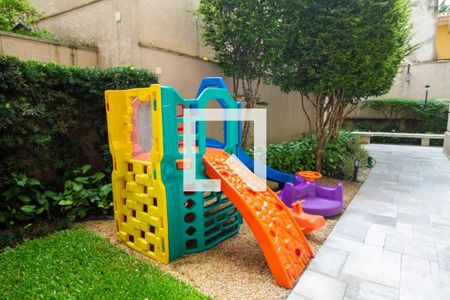 Apartamento à venda com 211m², 3 quartos e 4 vagas Apartamento à venda com 211m², 3 quartos e 4 vagasÁrea Comum - Playground