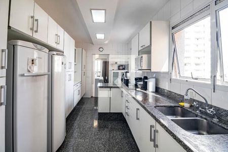 Apartamento à venda com 211m², 3 quartos e 4 vagas Apartamento à venda com 211m², 3 quartos e 4 vagasCozinha