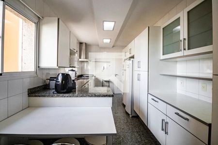 Apartamento à venda com 211m², 3 quartos e 4 vagas Apartamento à venda com 211m², 3 quartos e 4 vagasCozinha