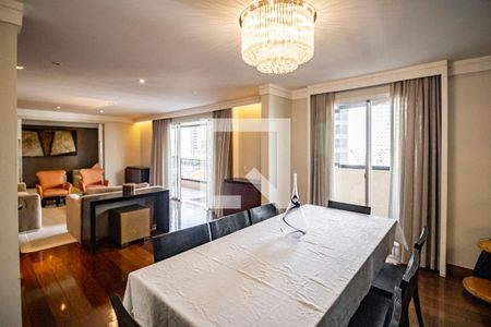 Apartamento à venda com 211m², 3 quartos e 4 vagas Apartamento à venda com 211m², 3 quartos e 4 vagasSala