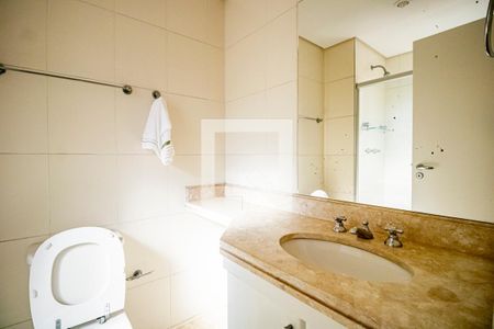 Apartamento à venda com 211m², 3 quartos e 4 vagas Apartamento à venda com 211m², 3 quartos e 4 vagasBanheiro da Suíte 01