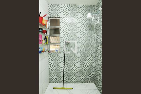 Apartamento à venda com 105m², 2 quartos e sem vaga Apartamento à venda com 105m², 2 quartos e sem vagaBanheiro