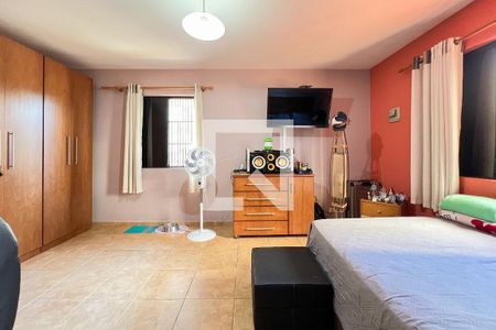 Casa à venda com 209m², 3 quartos e 6 vagasQuarto 2