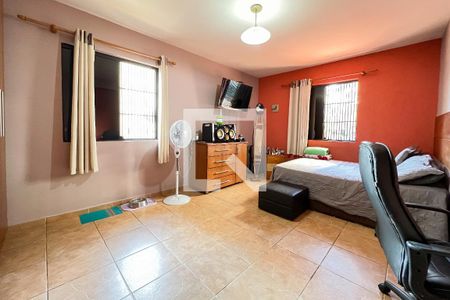 Casa à venda com 209m², 3 quartos e 6 vagasQuarto 2