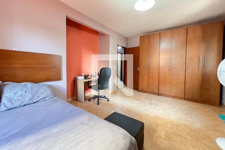 Casa à venda com 209m², 3 quartos e 6 vagasQuarto 2