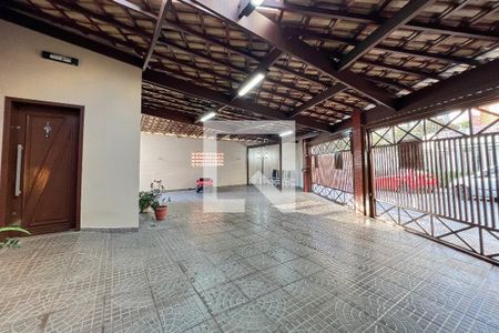 Casa à venda com 209m², 3 quartos e 6 vagasGaragem