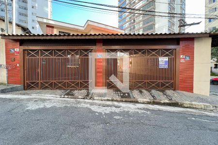 Casa à venda com 209m², 3 quartos e 6 vagasFachada