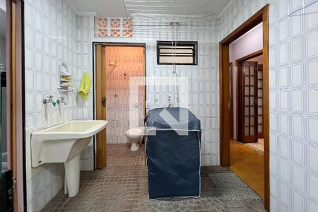 Casa à venda com 209m², 3 quartos e 6 vagasÁrea de Serviço