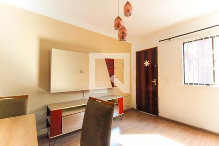 Sala de apartamento para alugar com 2 quartos, 50m² em Jardim Luciana, Itaquaquecetuba