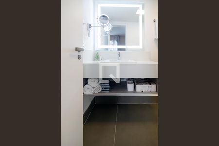 Banheiro Social de apartamento para alugar com 1 quarto, 33m² em Cidade Monções, São Paulo