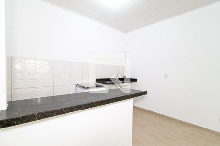 Cozinha de kitnet/studio para alugar com 1 quarto, 25m² em Novo Mundo, Curitiba