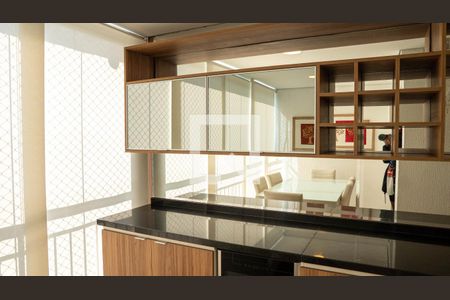 Apartamento para alugar com 65m², 2 quartos e 1 vagaÁrea de Serviço/cozinha