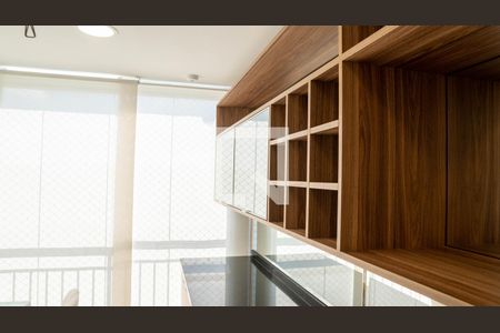 Apartamento para alugar com 65m², 2 quartos e 1 vagaÁrea de Serviço/cozinha