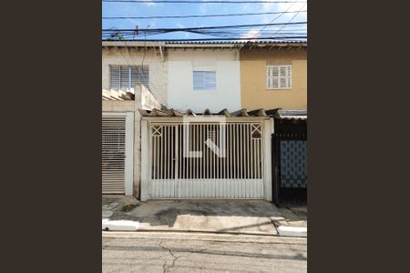 Casa para alugar com 90m², 4 quartos e 1 vaga Casa para alugar com 90m², 4 quartos e 1 vagaFachada