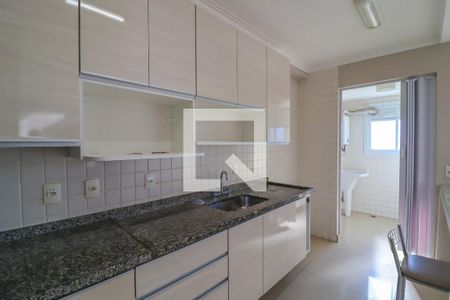 Apartamento à venda com 190m², 3 quartos e 2 vagas Apartamento à venda com 190m², 3 quartos e 2 vagasCozinha e Área de Serviço