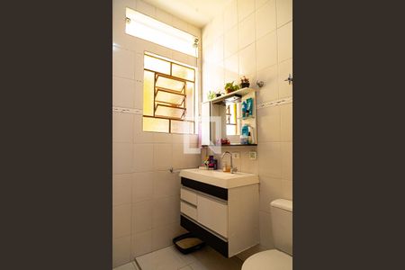 Casa à venda com 100m², 3 quartos e 2 vagasBanheiro