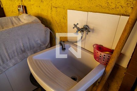 Casa à venda com 100m², 3 quartos e 2 vagasQuintal e Área de Serviço - Tanque