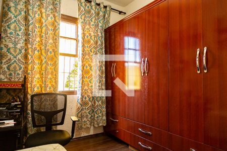 Quarto 2 de casa à venda com 3 quartos, 100m² em Vila Fachini, São Paulo