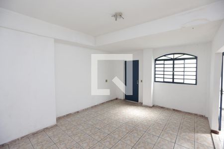 Sala de casa para alugar com 1 quarto, 80m² em Califórnia, Belo Horizonte