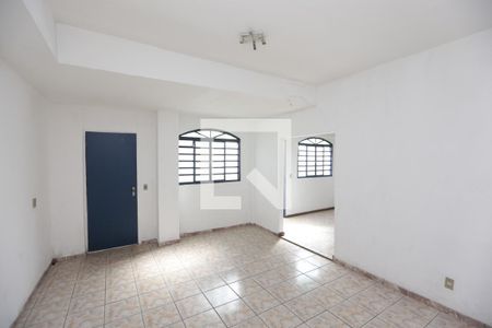 Sala de casa para alugar com 1 quarto, 80m² em Califórnia, Belo Horizonte