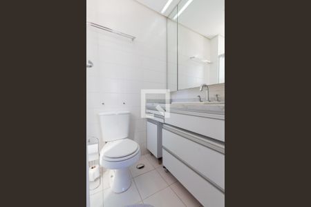Apartamento à venda com 69m², 2 quartos e 1 vagaSuíte 2 - banheiro