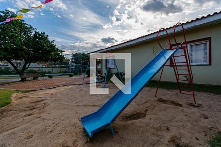 Casa de condomínio à venda com 110m², 3 quartos e 3 vagas Casa de condomínio à venda com 110m², 3 quartos e 3 vagasÁrea Comum- Piscina