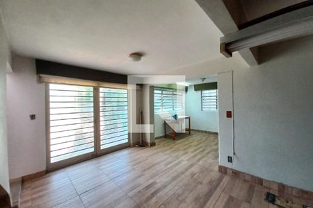Casa à venda com 350m², 3 quartos e 10 vagas Casa à venda com 350m², 3 quartos e 10 vagasÁrea comum - Salão de festas