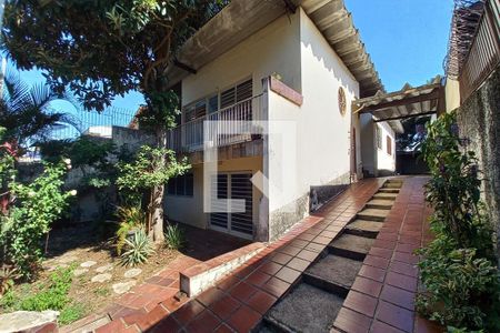 Casa à venda com 350m², 3 quartos e 10 vagas Casa à venda com 350m², 3 quartos e 10 vagasGaragem
