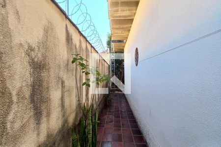 Casa à venda com 350m², 3 quartos e 10 vagas Casa à venda com 350m², 3 quartos e 10 vagasCorredor Externo