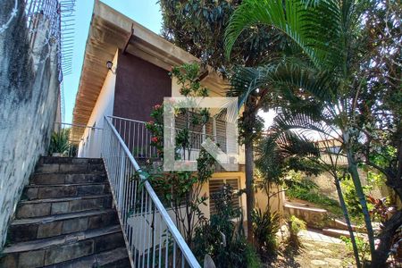 Casa à venda com 350m², 3 quartos e 10 vagas Casa à venda com 350m², 3 quartos e 10 vagasFachada do Prédio