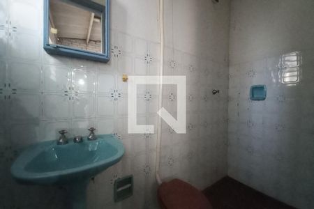 Casa à venda com 350m², 3 quartos e 10 vagas Casa à venda com 350m², 3 quartos e 10 vagasBanheiro de Serviço