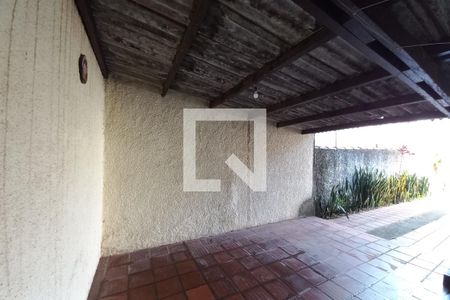 Casa à venda com 350m², 3 quartos e 10 vagas Casa à venda com 350m², 3 quartos e 10 vagasGaragem