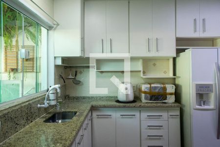 Casa à venda com 120m², 2 quartos e 3 vagas Casa à venda com 120m², 2 quartos e 3 vagasCozinha