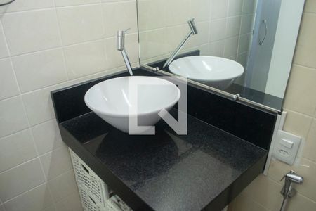 Casa à venda com 120m², 2 quartos e 3 vagas Casa à venda com 120m², 2 quartos e 3 vagasBanheiro