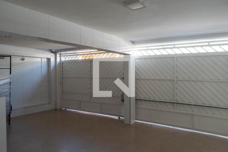 Casa à venda com 120m², 2 quartos e 3 vagas Casa à venda com 120m², 2 quartos e 3 vagasGaragem