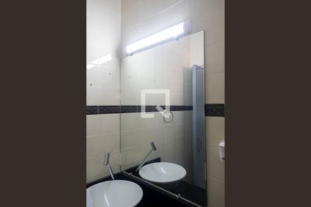 Casa à venda com 120m², 2 quartos e 3 vagas Casa à venda com 120m², 2 quartos e 3 vagasBanheiro