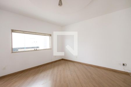 Casa de condomínio para alugar com 200m², 3 quartos e 2 vagas Casa de condomínio para alugar com 200m², 3 quartos e 2 vagasSala de TV