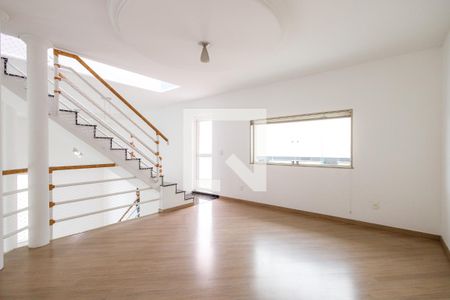 Casa de condomínio para alugar com 200m², 3 quartos e 2 vagas Casa de condomínio para alugar com 200m², 3 quartos e 2 vagasSala de TV