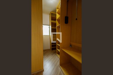 Casa de condomínio para alugar com 200m², 3 quartos e 2 vagas Casa de condomínio para alugar com 200m², 3 quartos e 2 vagasCloset
