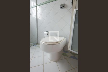 Casa de condomínio para alugar com 200m², 3 quartos e 2 vagas Casa de condomínio para alugar com 200m², 3 quartos e 2 vagasBanheiro Corredor