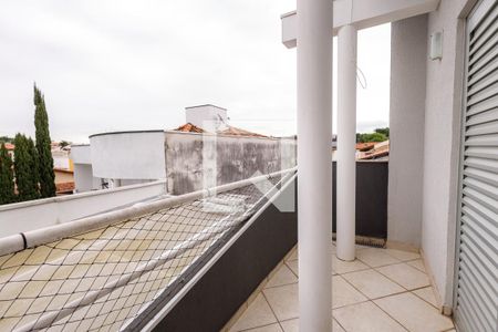 Casa de condomínio para alugar com 200m², 3 quartos e 2 vagas Casa de condomínio para alugar com 200m², 3 quartos e 2 vagasVaranda do Quarto 2