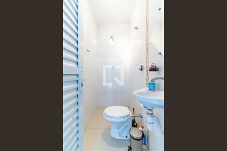 Casa à venda com 190m², 3 quartos e 4 vagasBanheiro de Serviço