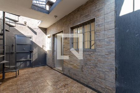 Quintal de casa para alugar com 2 quartos, 72m² em Jardim Pinhal, Guarulhos