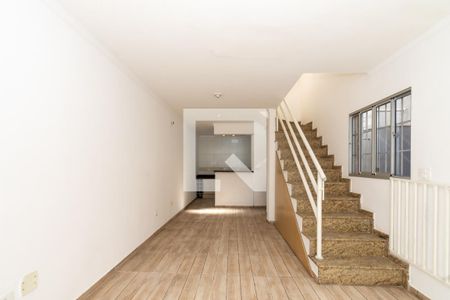 Sala de casa para alugar com 2 quartos, 72m² em Jardim Pinhal, Guarulhos