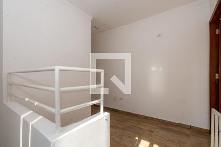 Escada de casa para alugar com 2 quartos, 72m² em Jardim Pinhal, Guarulhos