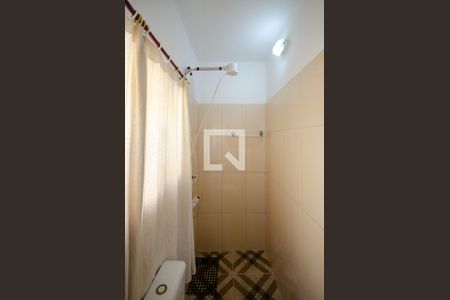 Banheiro de apartamento para alugar com 1 quarto, 25m² em Parque Monteiro Soares, São Paulo