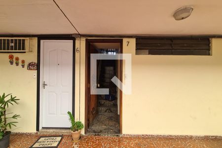 Casa à venda com 90m², 3 quartos e 2 vagasEntrada