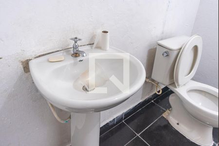 Pia  de casa à venda com 4 quartos, 250m² em Parque Gerassi, Santo André